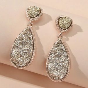 🔥3/$25🔥Crystal Cluster Water Drop Earrings